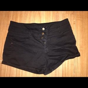 High waisted Black jean shorts🖤